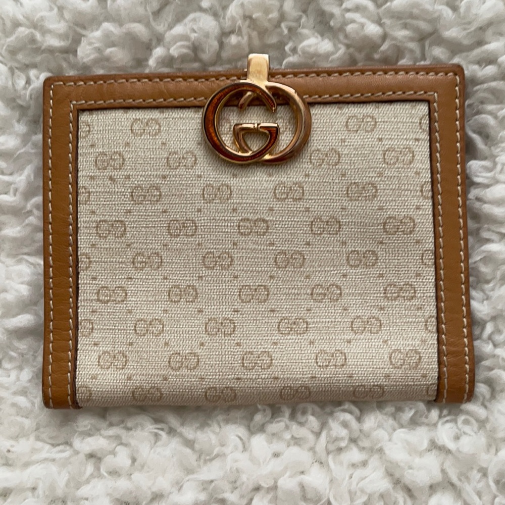 Authentic vintage Gucci wallet